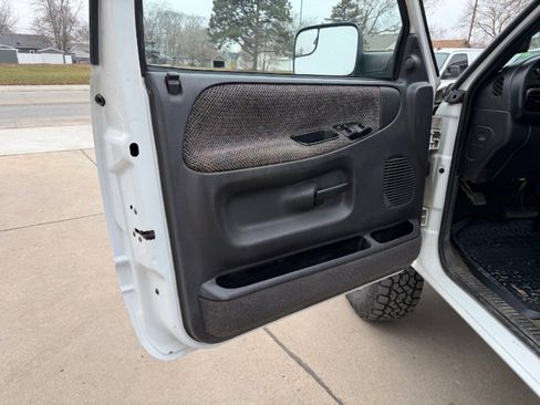 Used 2002 Dodge Ram 2500 Truck SLT image 9