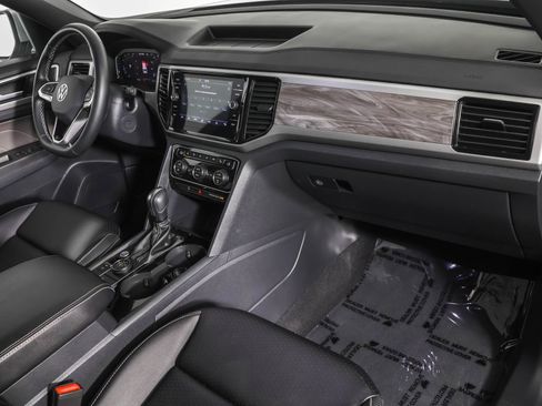 Used 2022 Volkswagen Atlas Cross Sport SE image 41