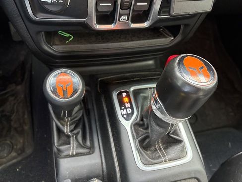 Used 2020 Jeep Gladiator Overland image 26