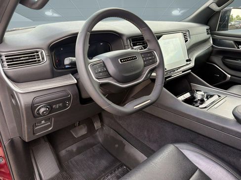 Used 2024 Jeep Wagoneer L Series II w/ Flexible Seating Group RWD image 4