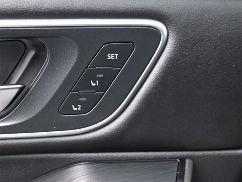 Used 2022 Nissan Rogue Platinum w/ Head-Up Display Package image 5