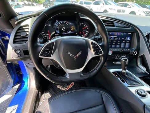 Used 2019 Chevrolet Corvette Stingray Coupe w/ 1LT RWD image 6