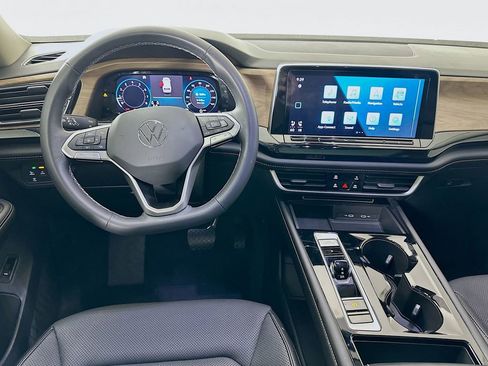 Used 2024 Volkswagen Atlas SE image 22