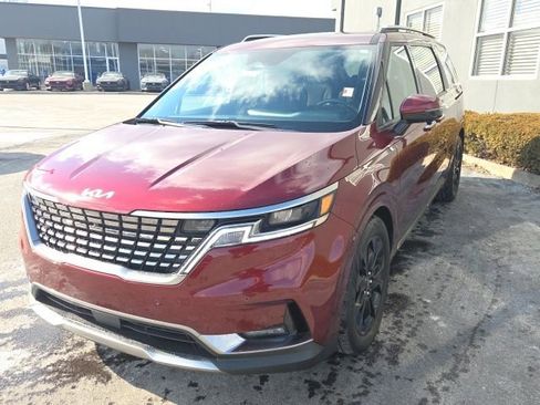 Used 2024 Kia Carnival SX image 2