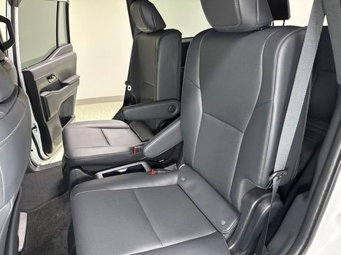 Used 2025 Lexus GX 550 w/ Accessory Package (Z1) AWD/4WD image 2