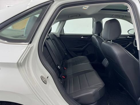 Used 2024 Volkswagen Jetta SE image 17