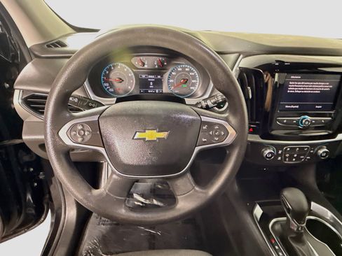 Used 2021 Chevrolet Traverse LS FWD image 13