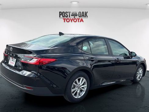 Used 2025 Toyota Camry LE image 7