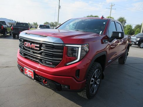 Certified 2023 GMC Sierra 1500 AT4 w/ Technology Package AWD/4WD image 11
