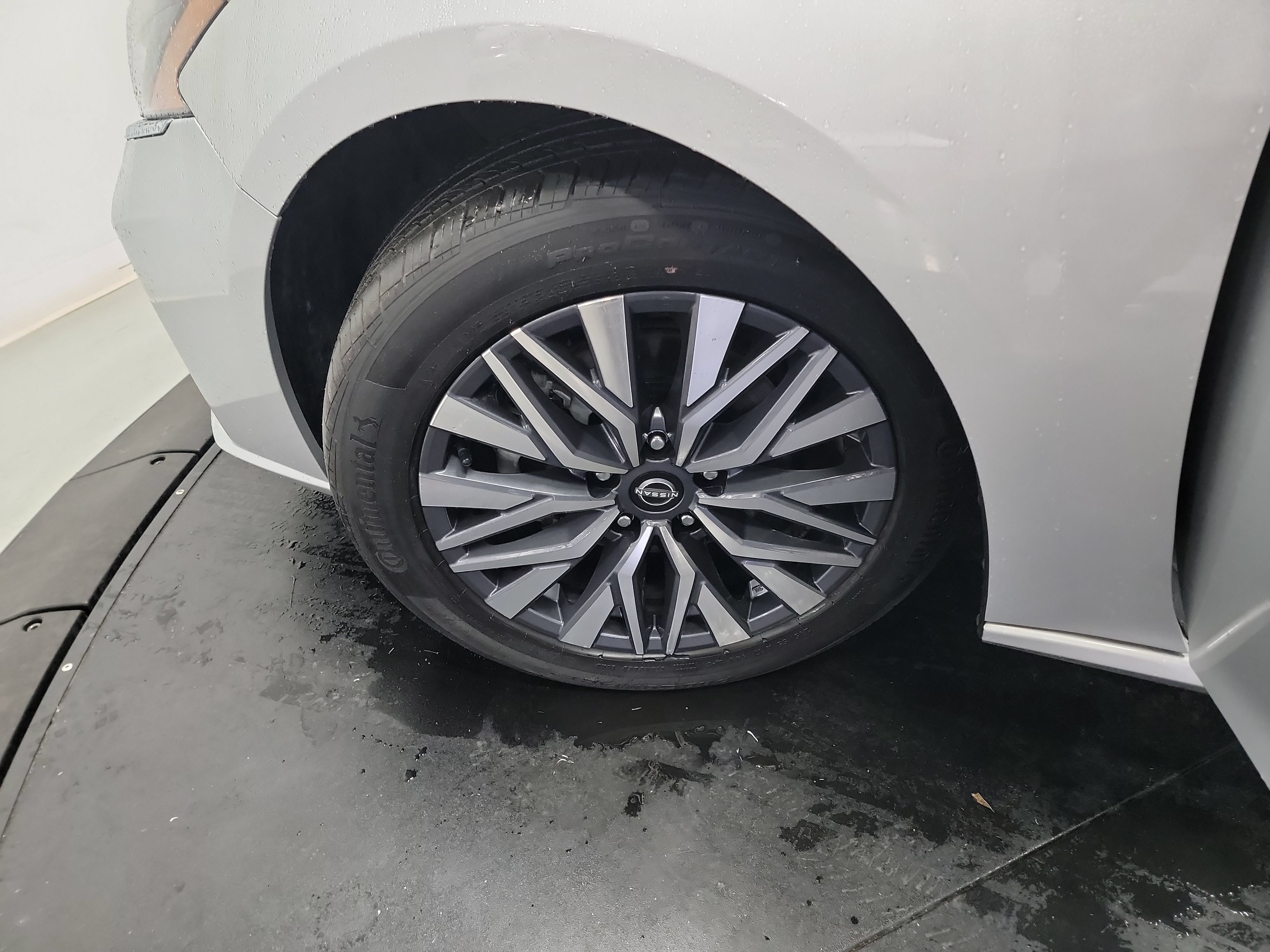 Used 2023 Nissan Altima 2.5 SV w/ SV Premium Package FWD image 30