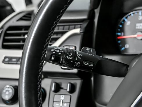 Used 2020 GMC Yukon Denali image 31