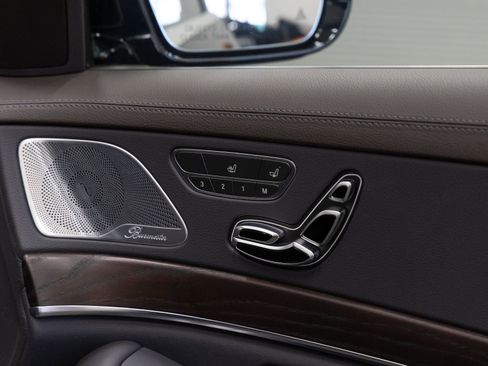 Used 2019 Mercedes-Benz S 560 Sedan image 21