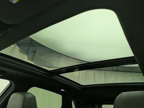 Certified 2023 Cadillac XT5 Premium Luxury w/ LPO, Floor Liner Package AWD/4WD image 19