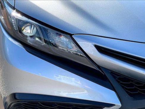 Used 2021 Toyota Camry SE w/ Cold Weather Package FWD image 25
