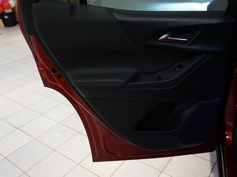 New 2026 Chevrolet Equinox LT image 24