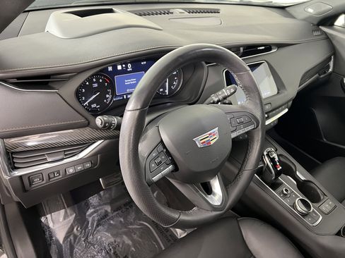 Used 2023 Cadillac XT4 Sport image 17