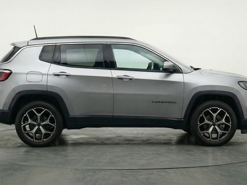 Used 2025 Jeep Compass Limited AWD/4WD image 11