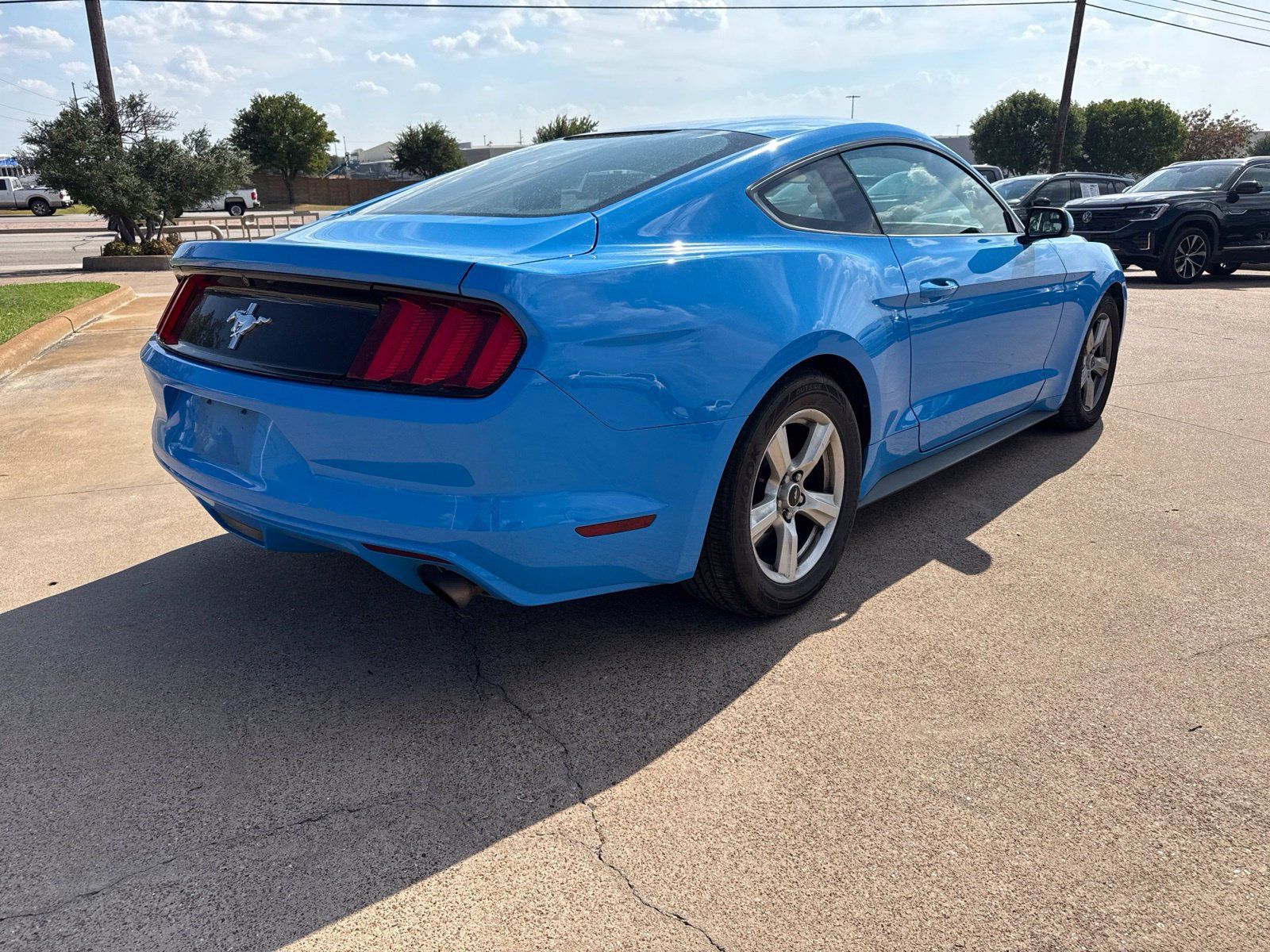 Used 2017 Ford Mustang Coupe RWD image 7