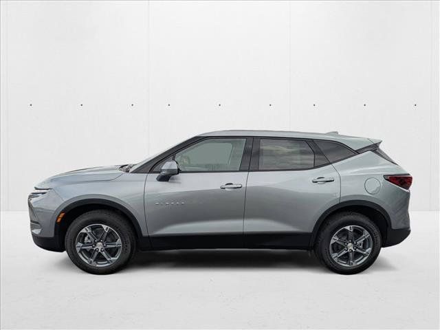 New 2025 Chevrolet Blazer LT w/ Driver Confidence Package FWD image 5