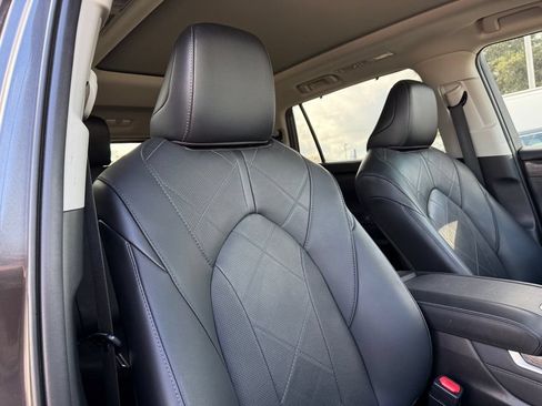 Used 2021 Toyota Highlander Platinum FWD image 27