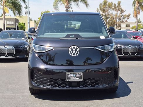 Used 2025 Volkswagen ID. Buzz Pro S RWD image 3
