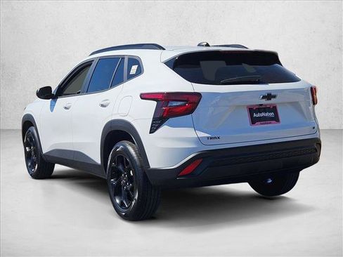 New 2026 Chevrolet Trax LT w/ Driver Confidence Package image 9