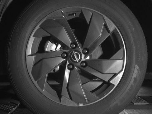 Used 2025 Nissan Rogue SV image 12