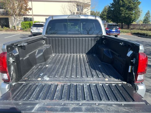 Used 2023 Toyota Tacoma SR5 w/ Technology Package AWD/4WD image 7