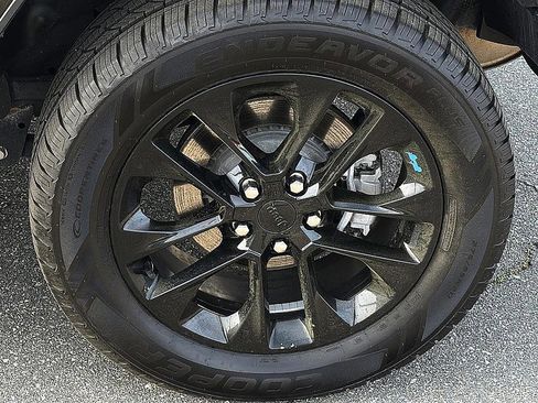 Used 2022 Jeep Wrangler Unlimited Sahara w/ Cold Weather Group image 6