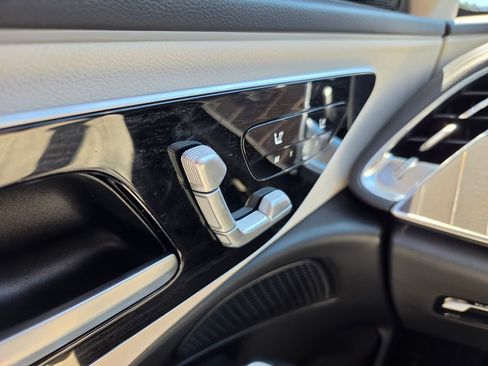 Used 2025 Mercedes-Benz E 350 Sedan image 37