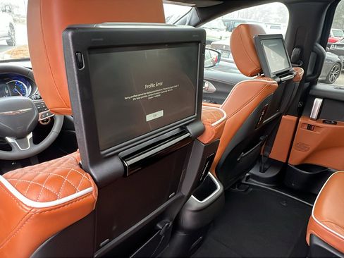 Used 2024 Chrysler Pacifica Pinnacle image 26