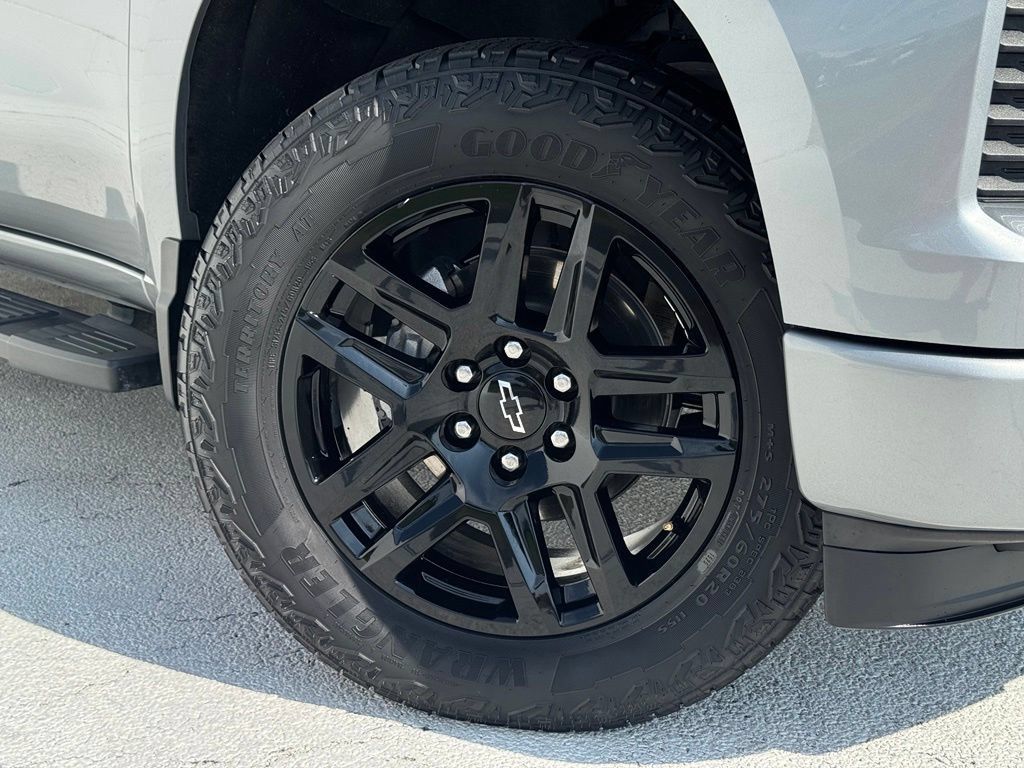 Used 2024 Chevrolet Silverado 1500 RST AWD/4WD image 5