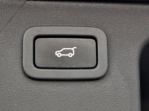 Used 2018 Land Rover Discovery Sport HSE AWD/4WD image 28