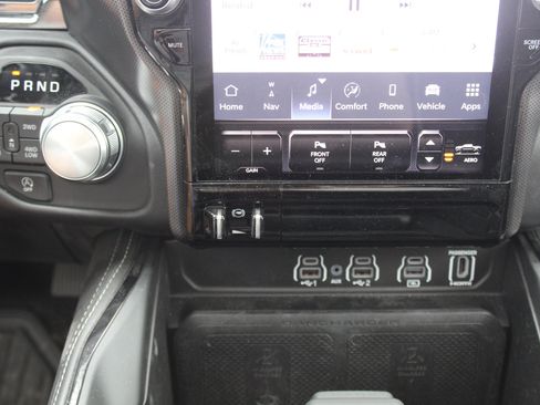 Used 2025 RAM 1500 Limited AWD/4WD image 13