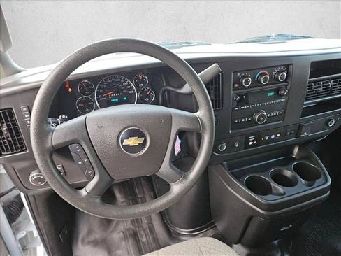 Used 2025 Chevrolet Express 2500 LT w/ LT Preferred Equipment Group RWD image 15