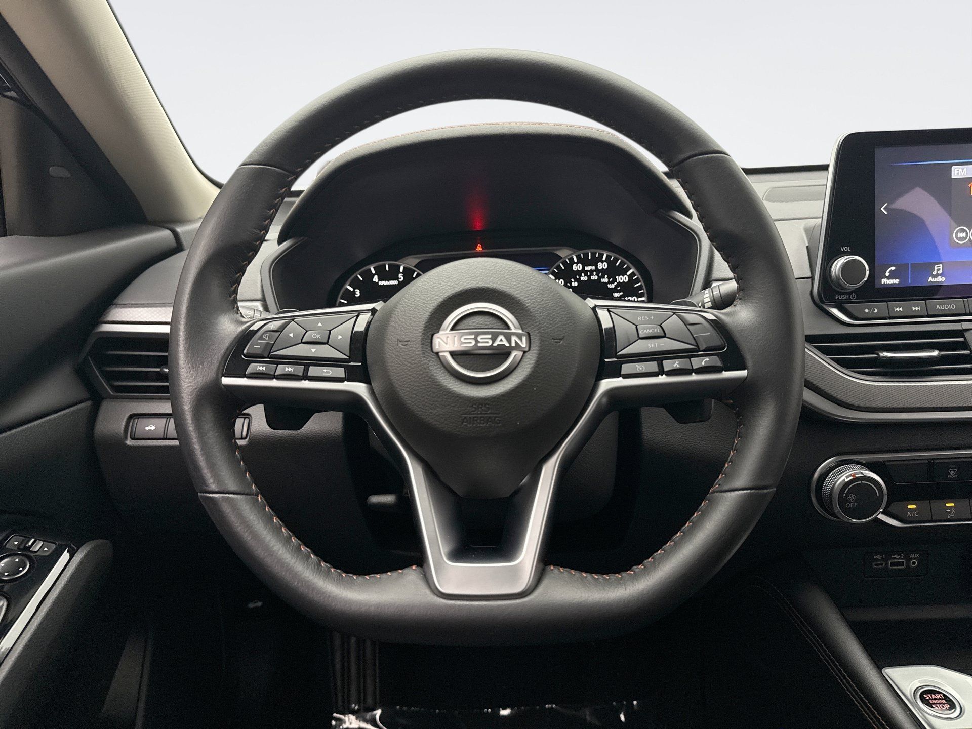 Used 2024 Nissan Altima 2.5 SR FWD image 12