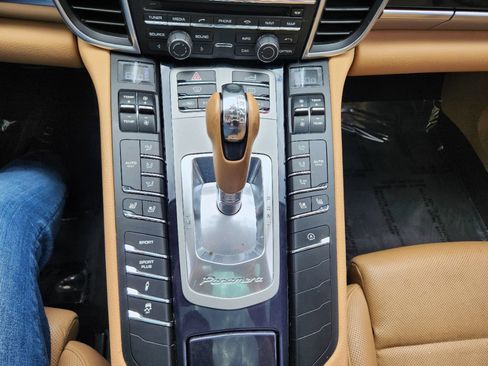 Used 2016 Porsche Panamera Edition RWD image 17