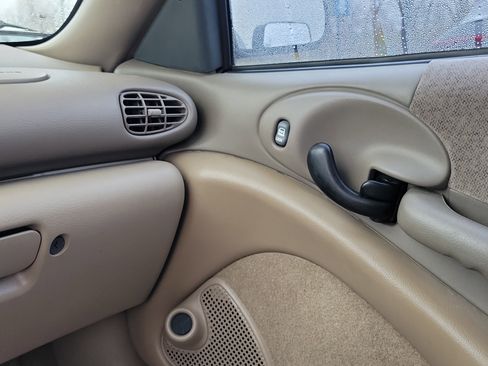 Used 2000 Pontiac Sunfire GT image 30