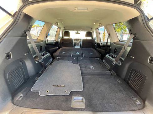 Used 2017 Nissan Pathfinder SV w/ Trailer Tow Package image 29