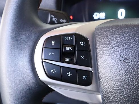 Used 2025 Ford Explorer Active RWD image 26