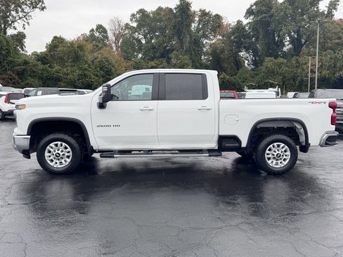 Used 2024 Chevrolet Silverado 2500 LT image 3
