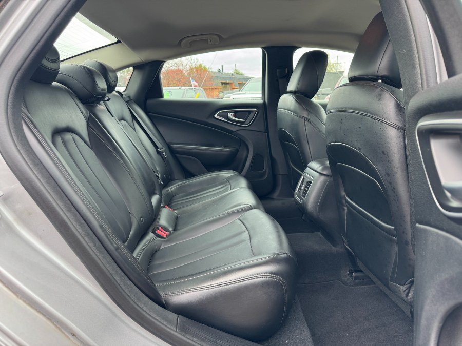 Used 2015 Chrysler 200 C w/ Navigation & Sound Group I FWD image 17