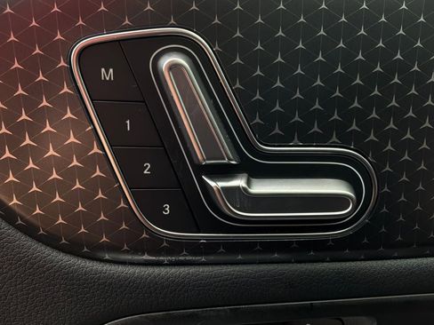 Used 2025 Mercedes-Benz GLA 250 image 22