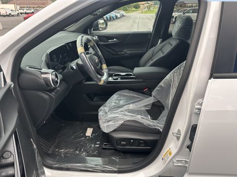 New 2027 Chevrolet Equinox LT w/ Convenience Package II AWD/4WD image 8