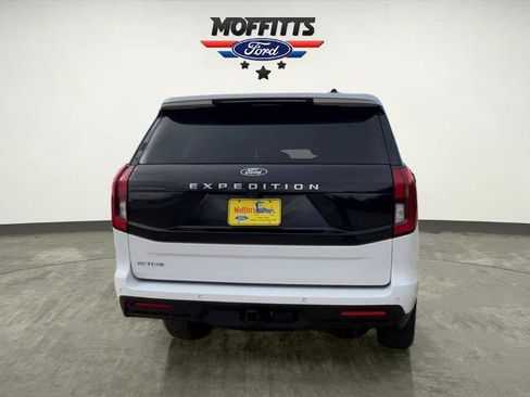 Certified 2025 Ford Expedition Active AWD/4WD image 4