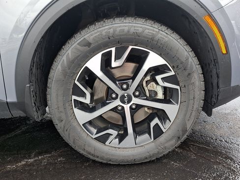 Used 2024 Kia Sportage EX AWD/4WD image 8