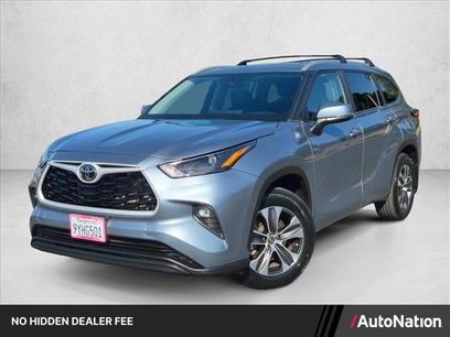 Used 2023 Toyota Highlander XLE
