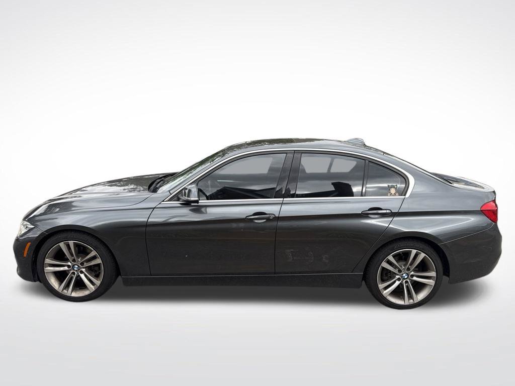 Used 2017 BMW 330i Sedan w/ Premium Package RWD image 2
