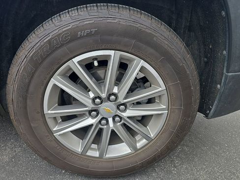 Used 2022 Chevrolet Traverse LT AWD/4WD image 6