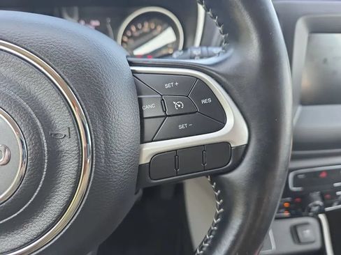Used 2020 Jeep Compass Latitude FWD image 21